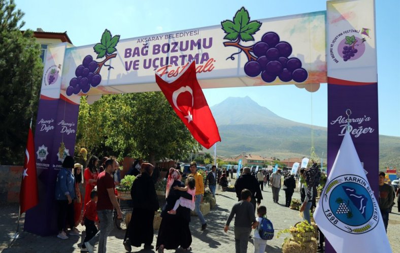 3. GELENEKSEL BAĞ BOZUMU VE PEKMEZ FESTİVALİ 6 EKİM’DE KARGIN KÖYÜ’NDE