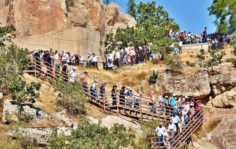 CUMHURİYET BAYRAMI TATİLİNDE IHLARA VADİSİ'NE YOĞUN İLGİ