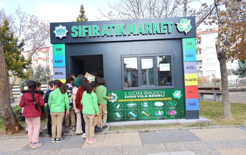 SIFIR ATIK MARKETİ 2 AYDA 5 BİN KİŞİYİ AĞIRLADI