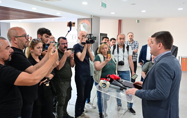 DİNÇER UCLG MEWA ÖNCESİNDE MEDYA TEMSİLCİLERİNİ BİLGİLENDİRDİ