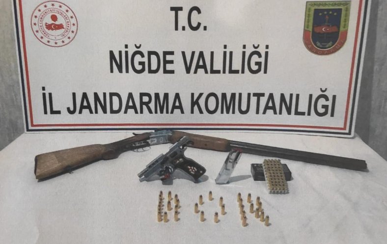 NİĞDE’DE SOSYAL MEDYADAN SİLAHLI PAYLAŞIM YAPAN ŞAHIS YAKALANDI