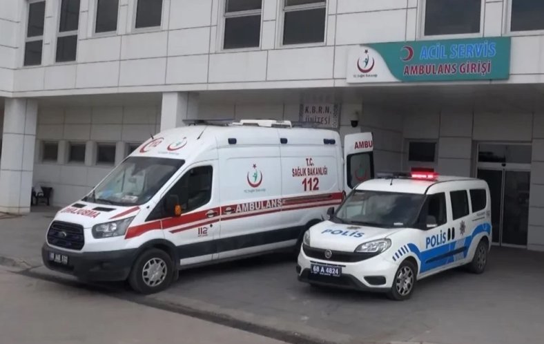 Aksaray’da tır bariyerlere çarptı: 1 ölü 1 yaralı