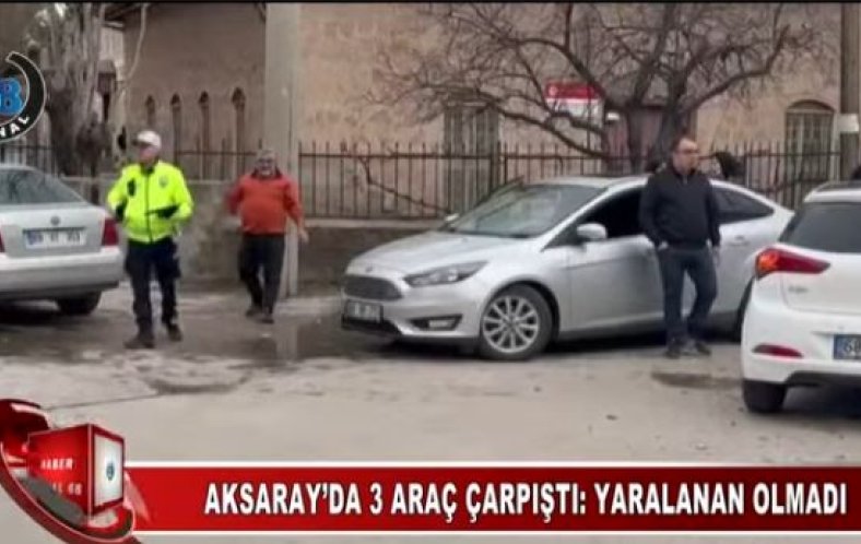 3 araç çarpıştı, şans eseri yaralanan olmadı